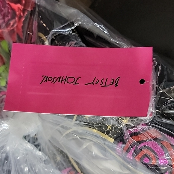 Betsey Johnson Masquerade Mask Guess Who Crossbody Purse NWT - Picture 10 of 11